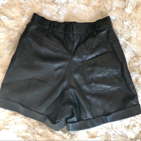 🛍Louise Paris Super High Rise Vegan Leather Short - Picture 5 of 8